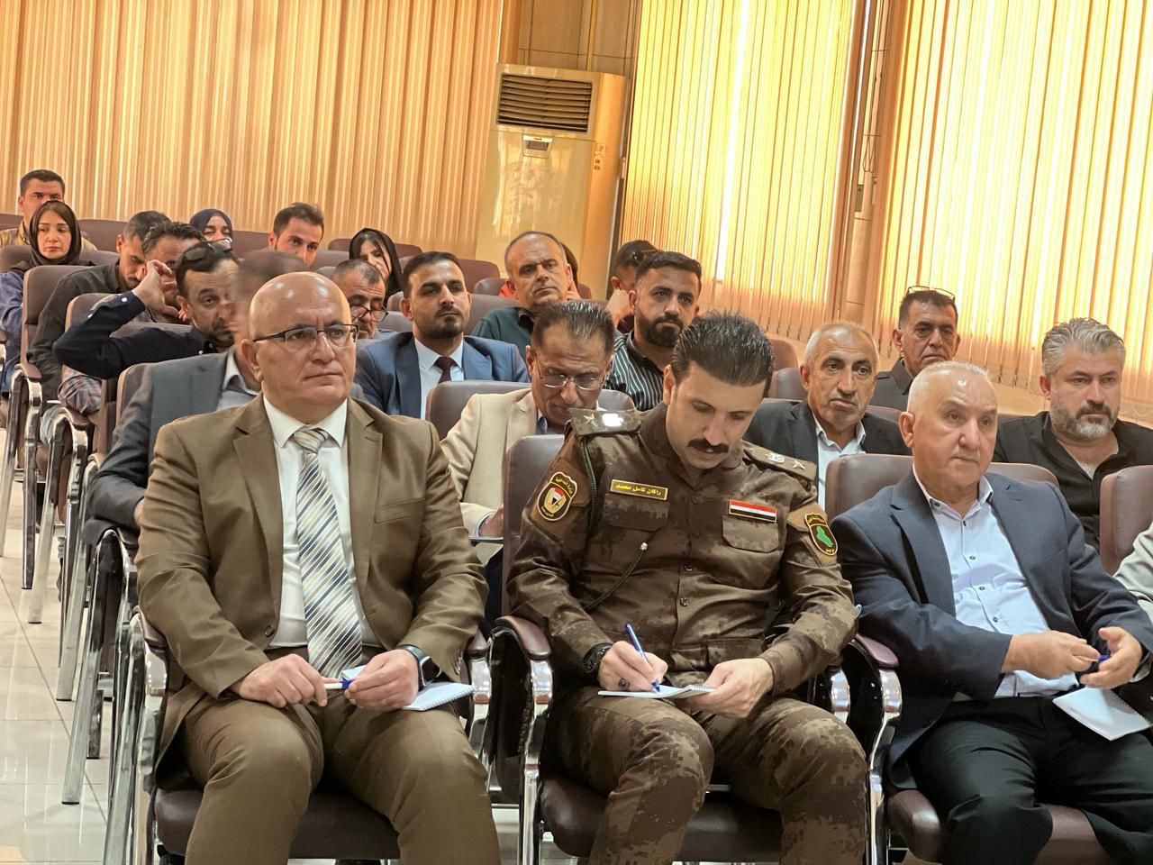دورة حول القيادة والإدارة