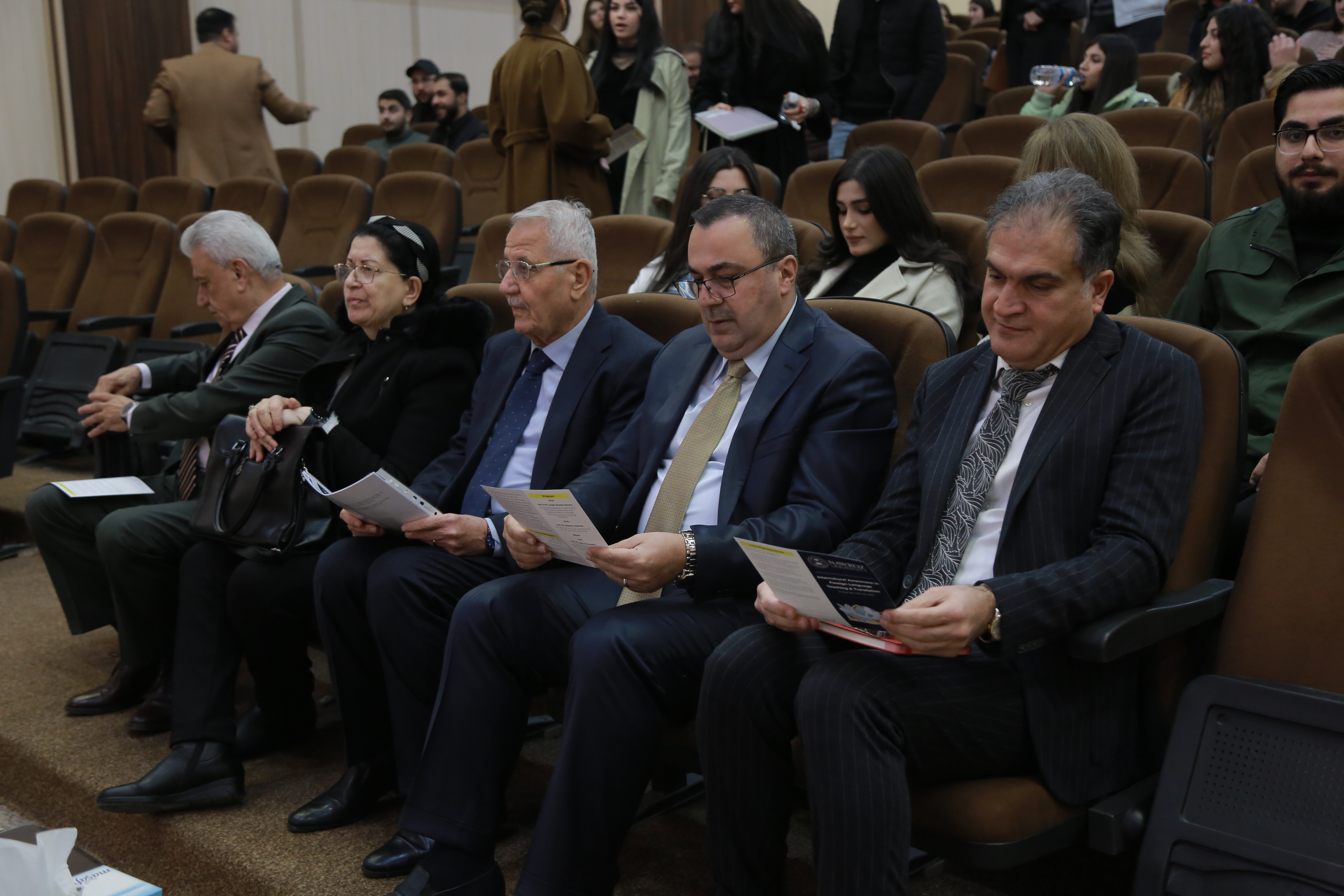 ندوة علمية حول دور الوعي الثقافي في تعلم اللغات والترجمة