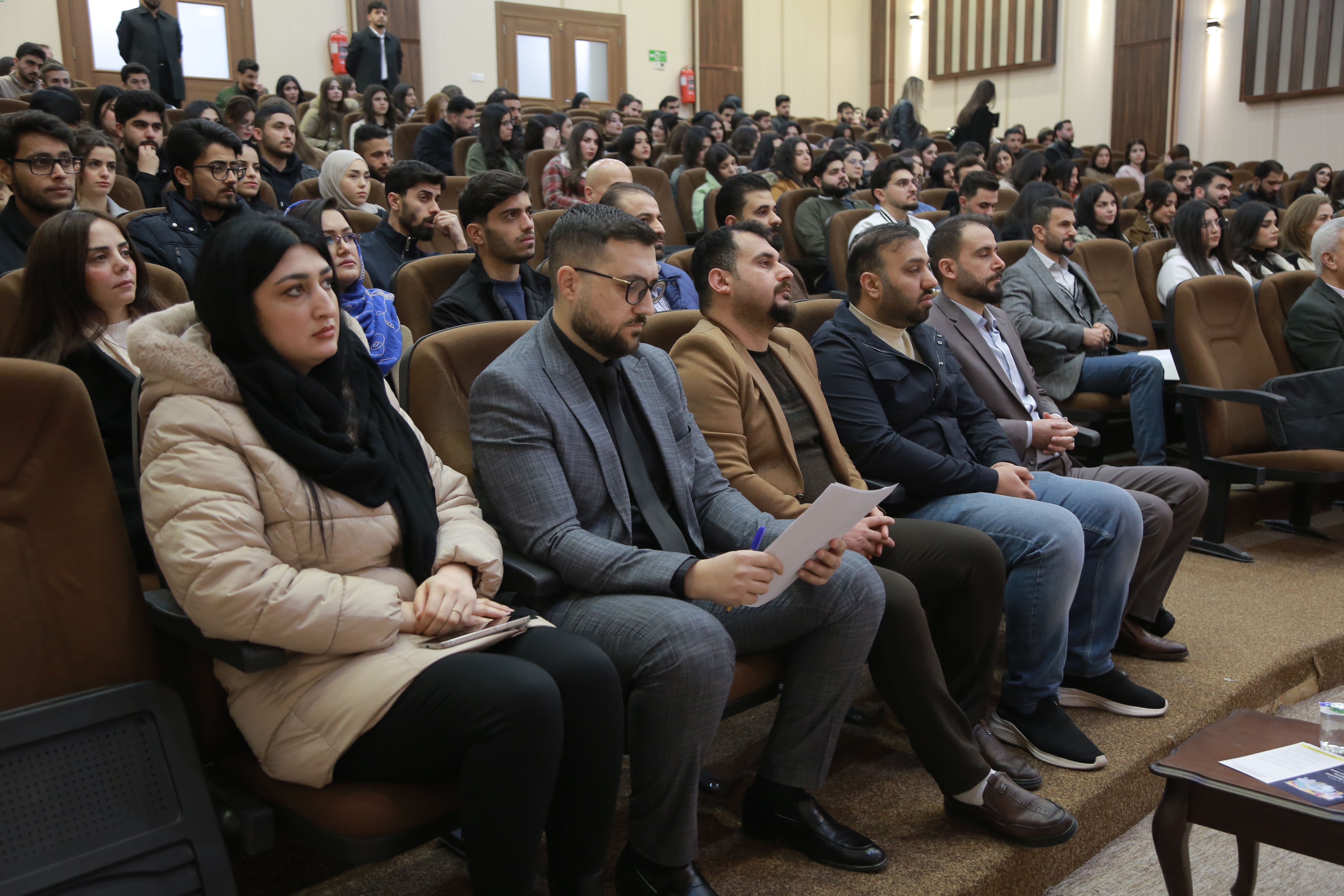 ندوة علمية حول دور الوعي الثقافي في تعلم اللغات والترجمة