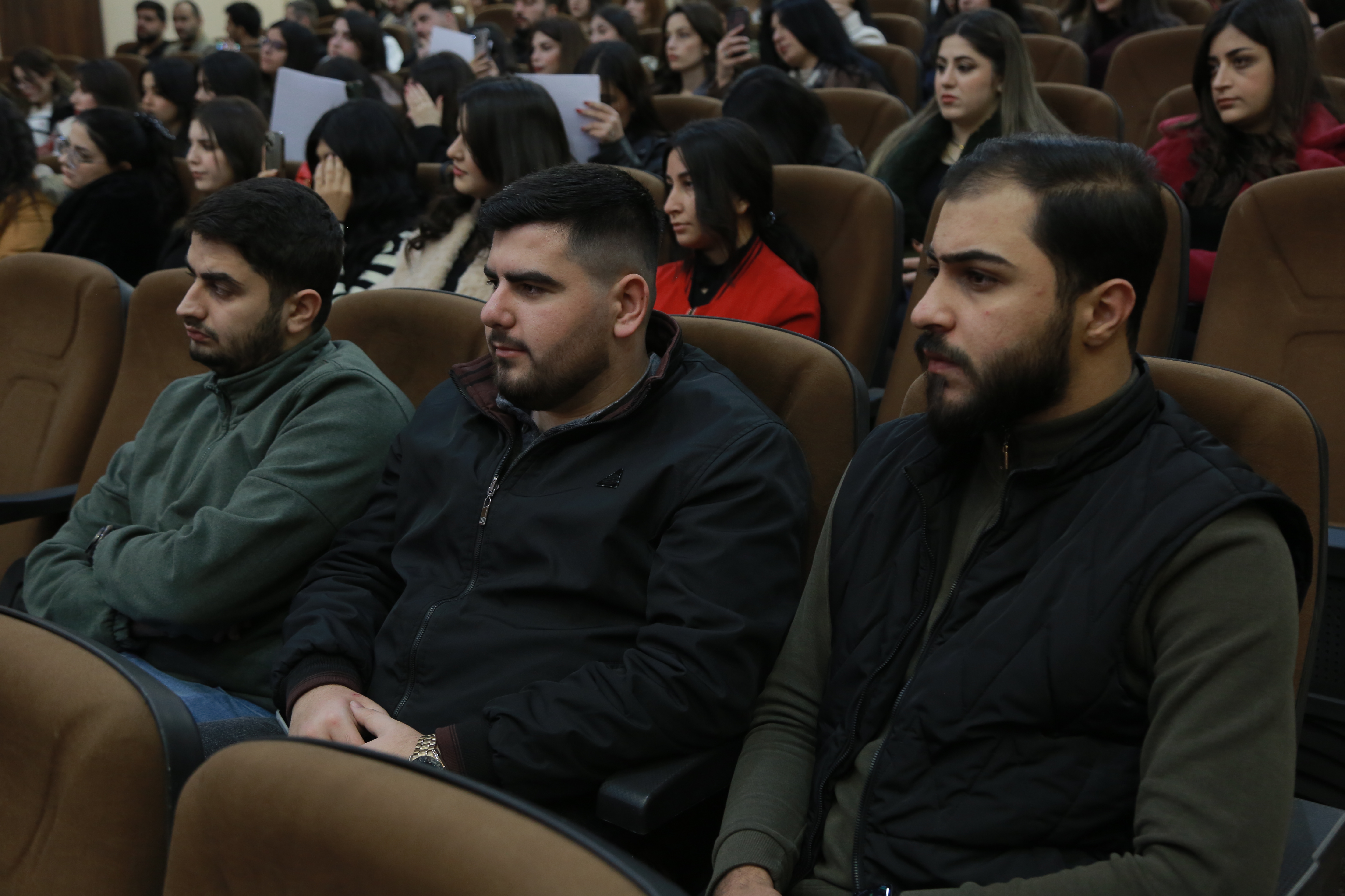 ندوة علمية حول دور الوعي الثقافي في تعلم اللغات والترجمة