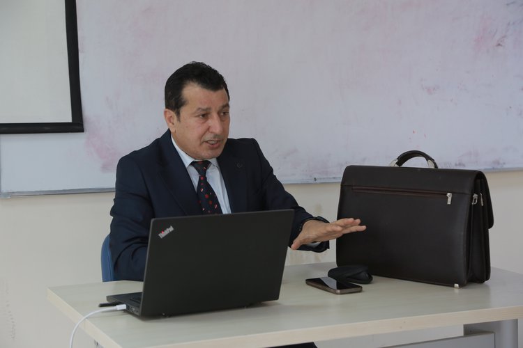 سمینارەک ل زانکۆیا نەورۆز ل دۆر پاراستنا دەستوری هاتە پێشکێشکرن