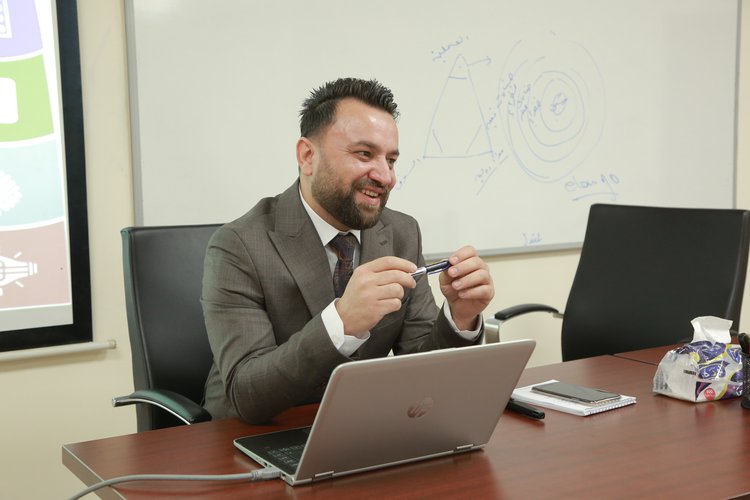 Navigating Economic Conflicts: Lecture at Nawroz University