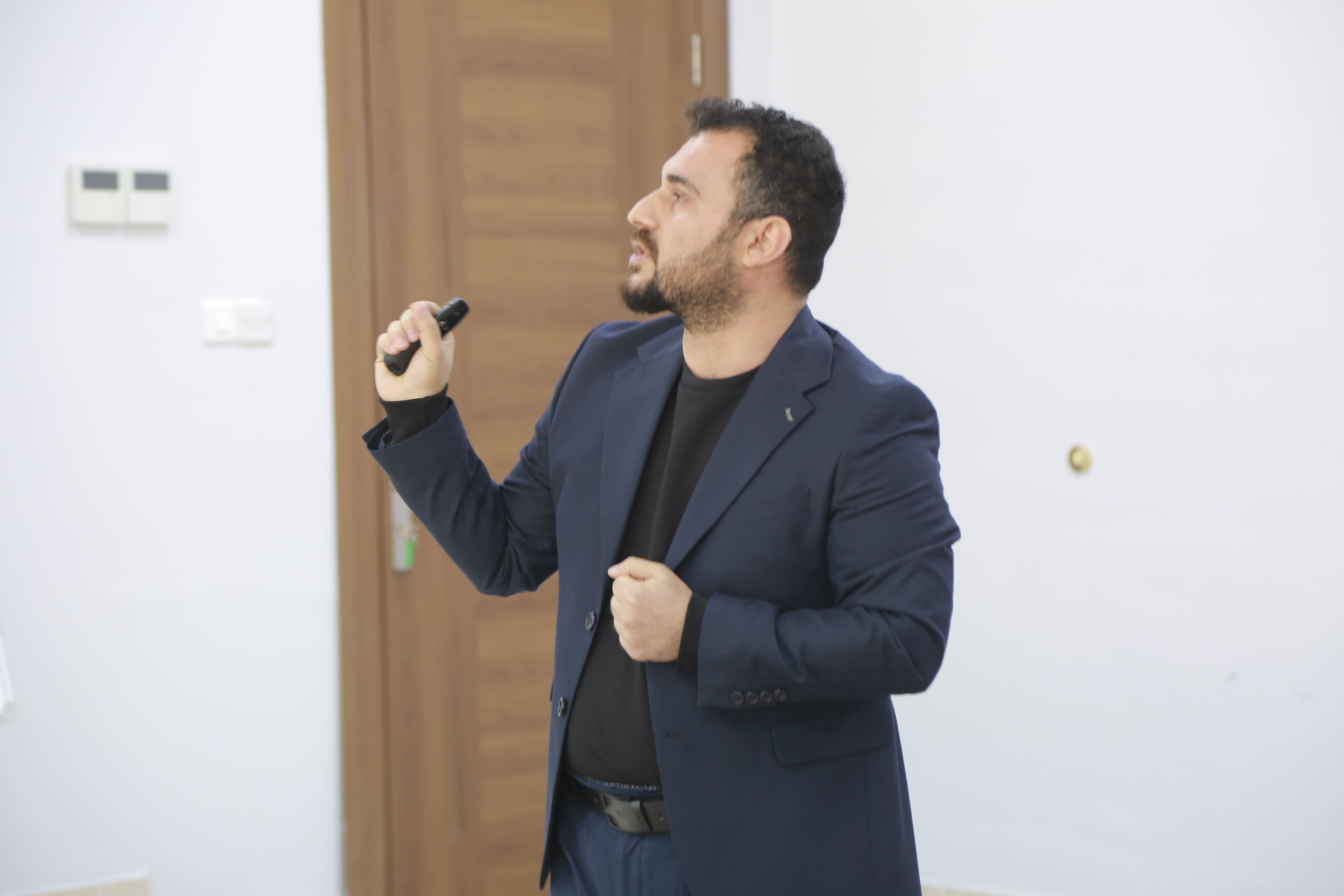 Seminar on World Englishes at Nawroz University