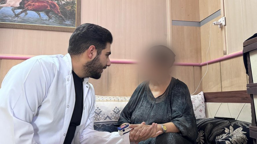 Nawroz University Organizes a Scientific Visit of Pharmacy Students to the Nursing Home in Duhok