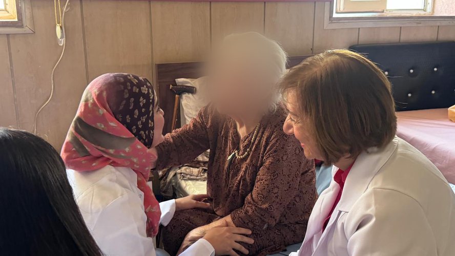 Nawroz University Organizes a Scientific Visit of Pharmacy Students to the Nursing Home in Duhok