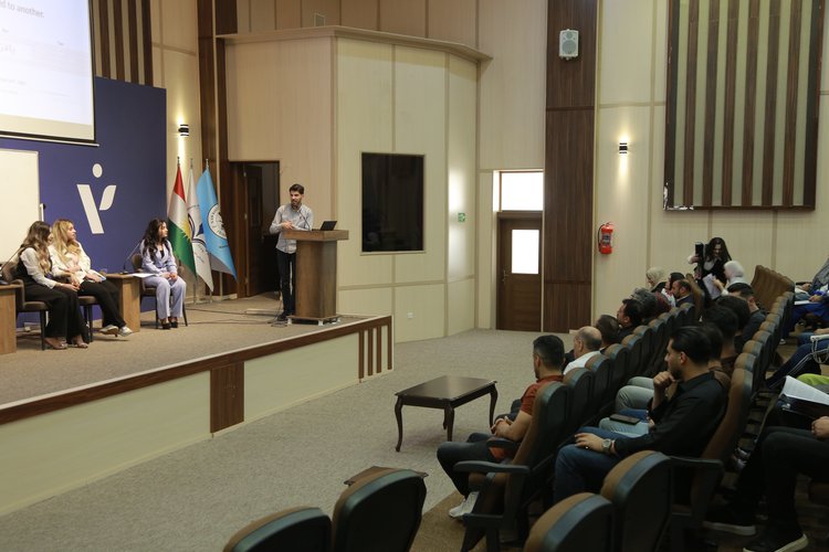 عقدَ طلابُ قسمِ الترجمةِ ندوةً في رحابِ جامعةِ نوروز