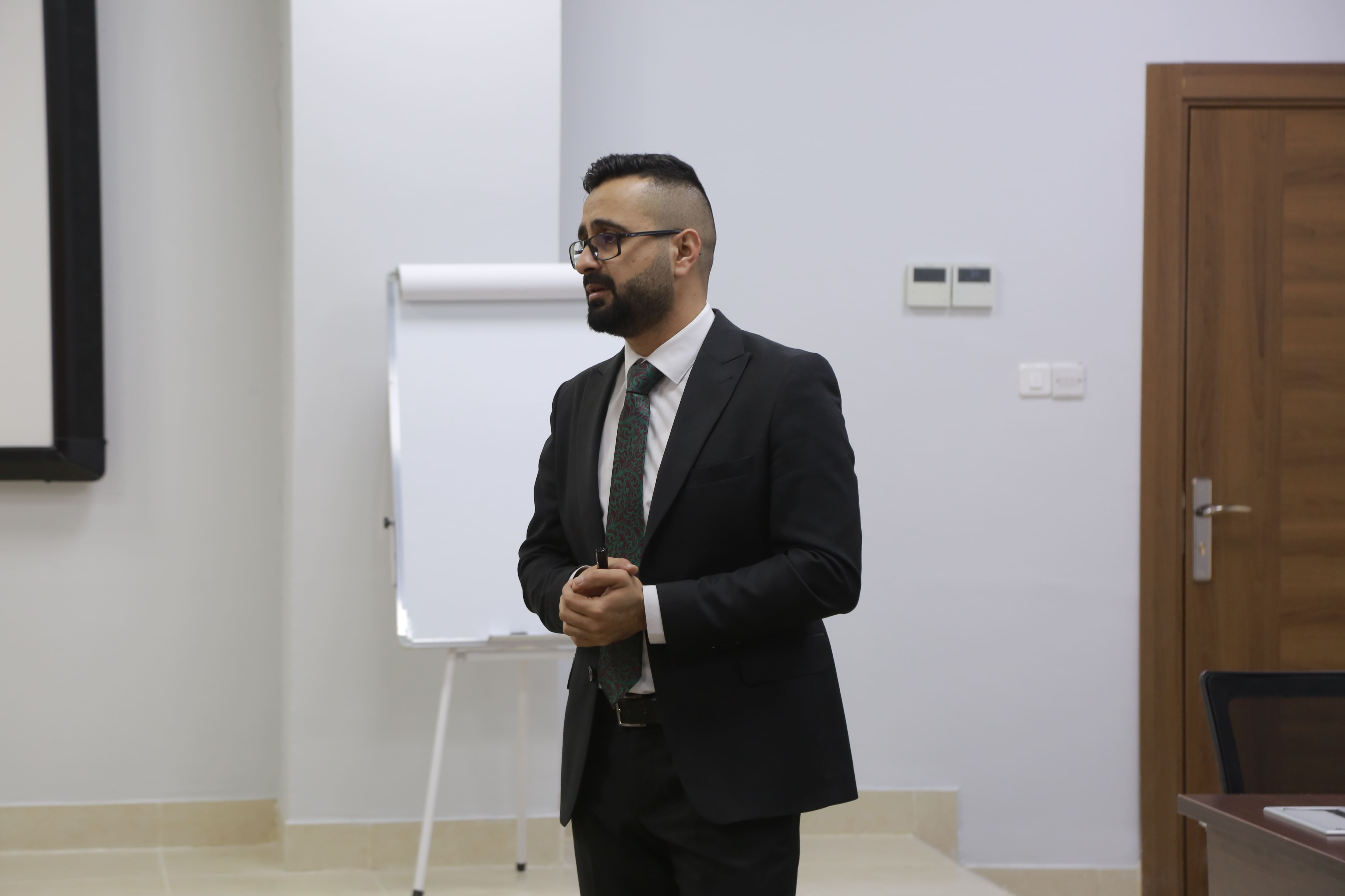 في جامعة نوروز، سُلِّطَ الضوءُ على "كيفية ظهور أعراض الاكتئاب"