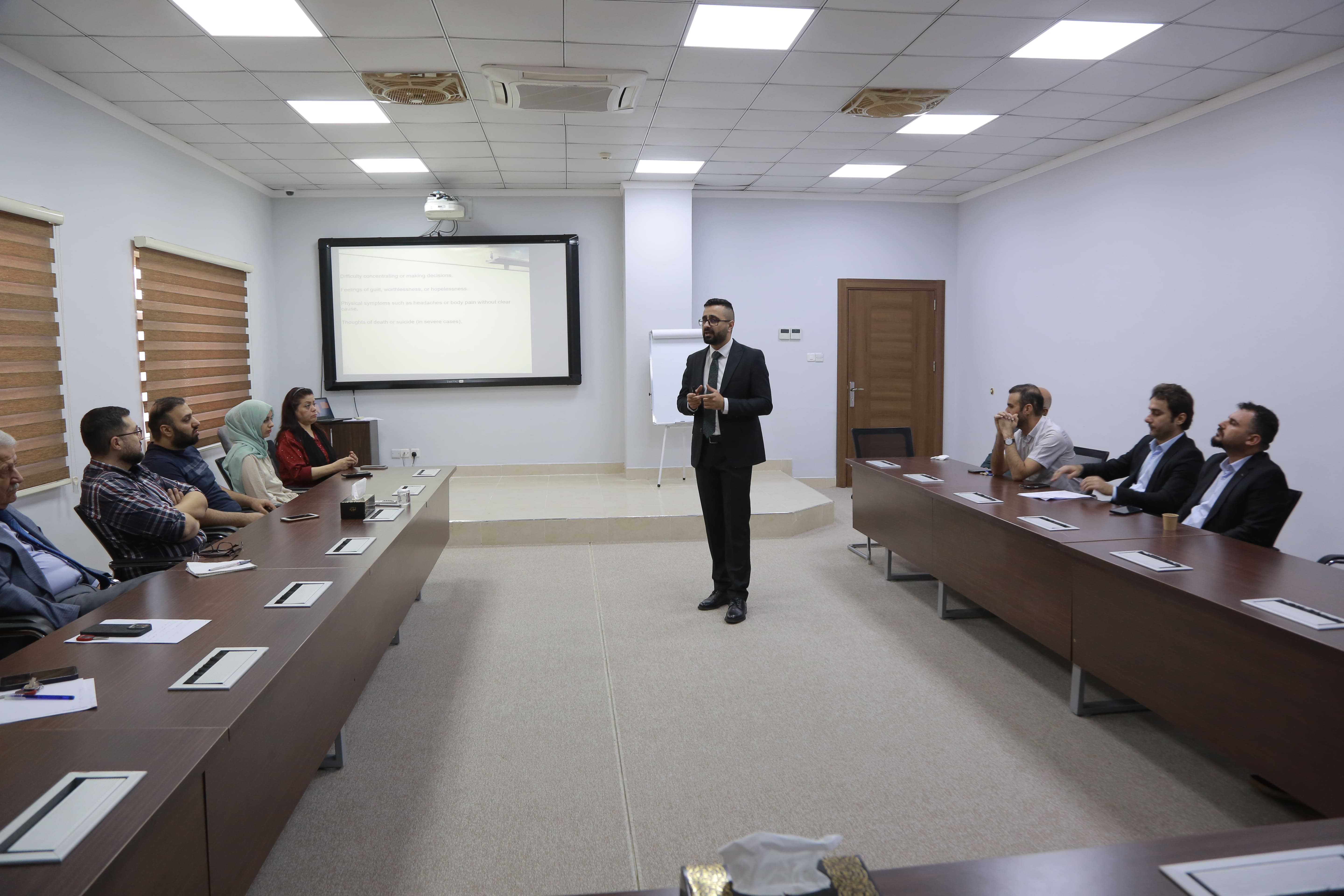 في جامعة نوروز، سُلِّطَ الضوءُ على "كيفية ظهور أعراض الاكتئاب"