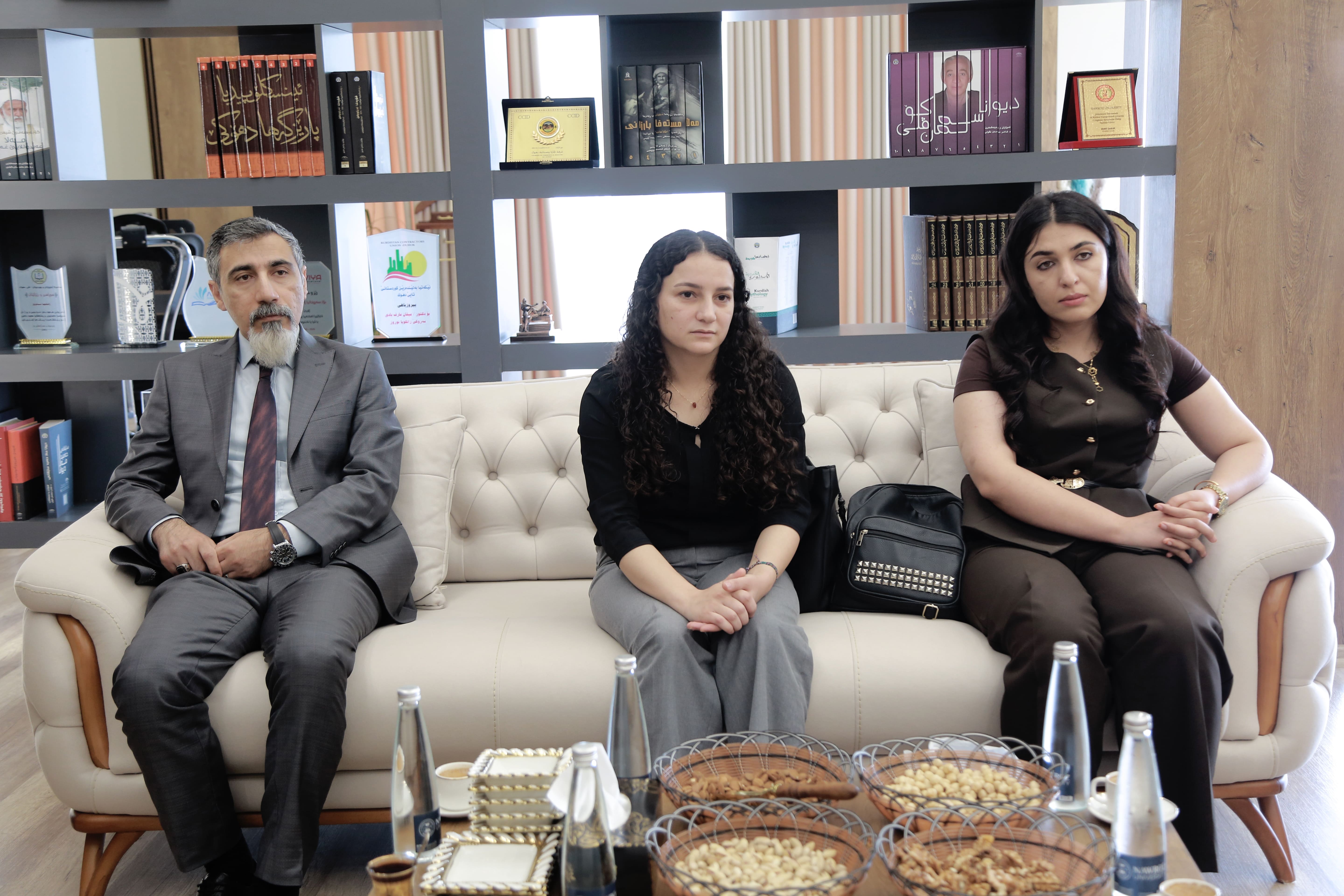 President of Nawroz University Receives a High-Level Delegation from the Kurdish Language Foundation in Western Kurdistan