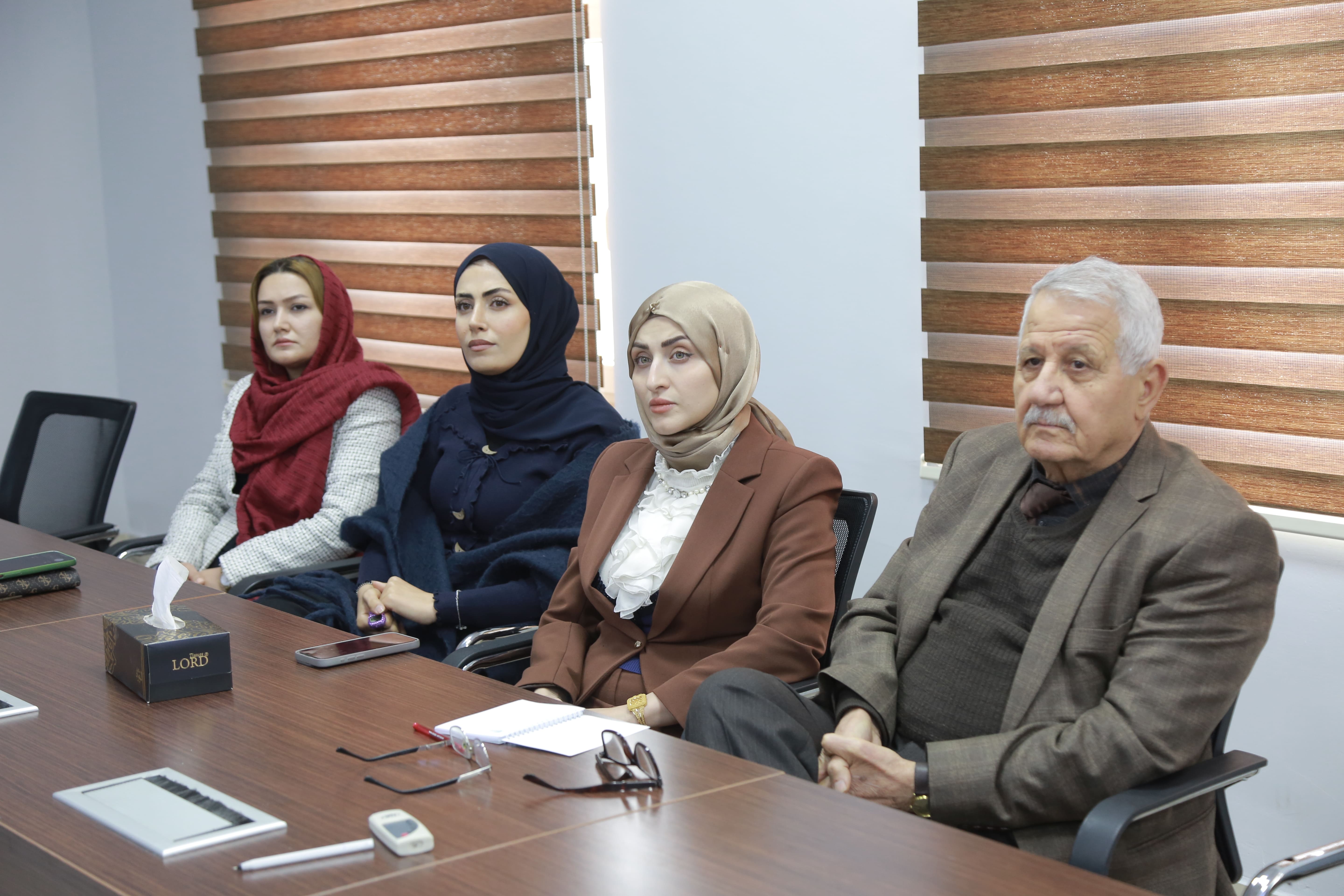 محاضرة في جامعة نوروز عن (الدراسات والبحوث الأدبية في المنطقة)