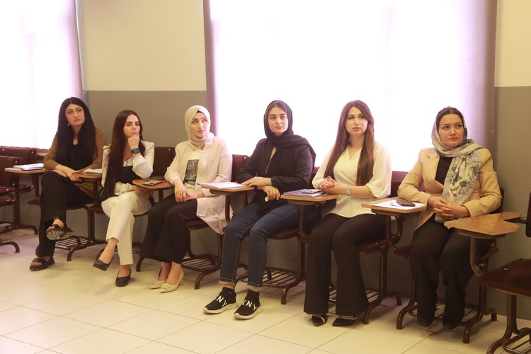 المرأة والأدب في محاضرة لكليّة اللغات في جامعة نوروز