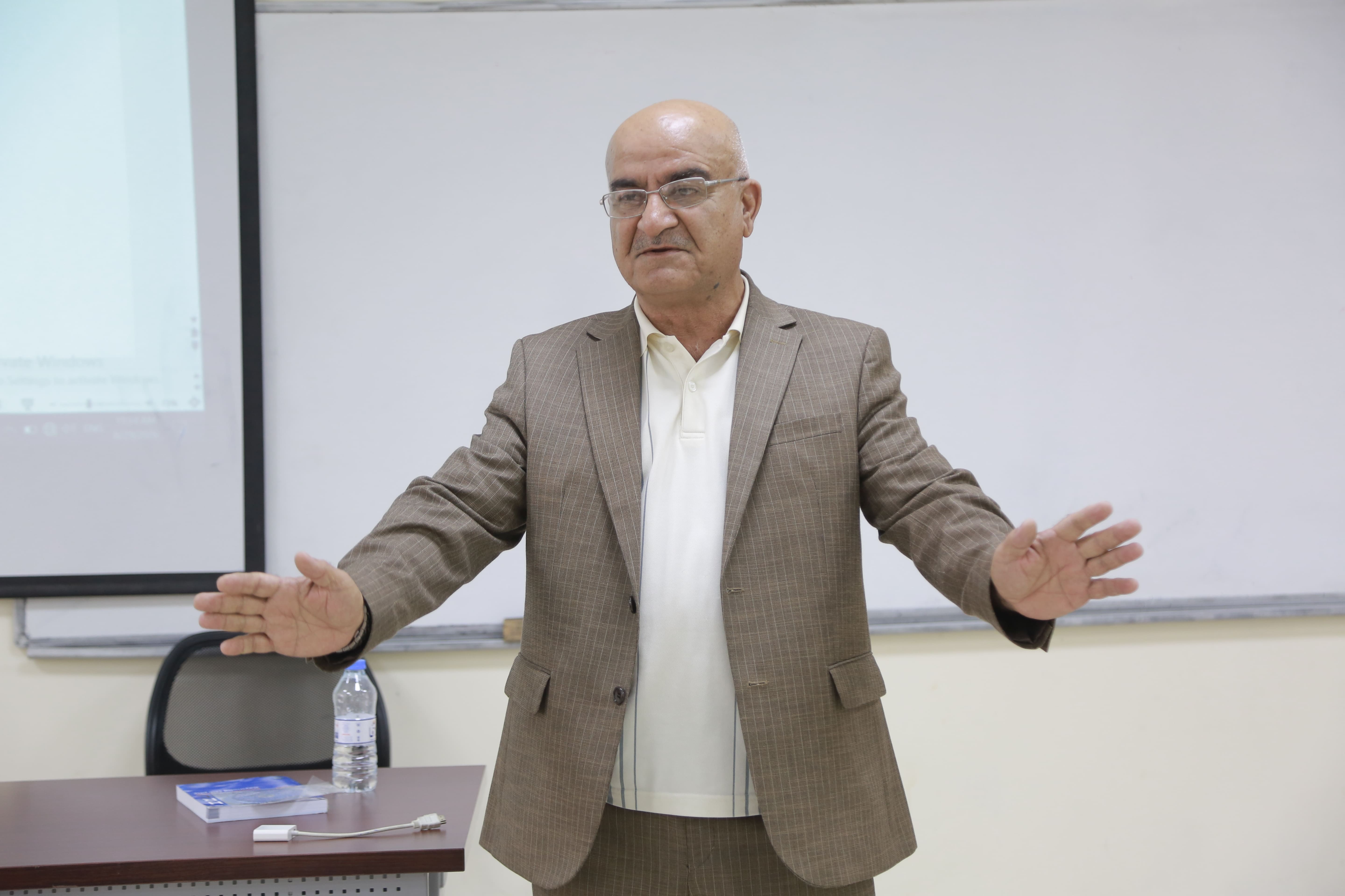 A Lecture at Nawroz University about types of Grammatical schools