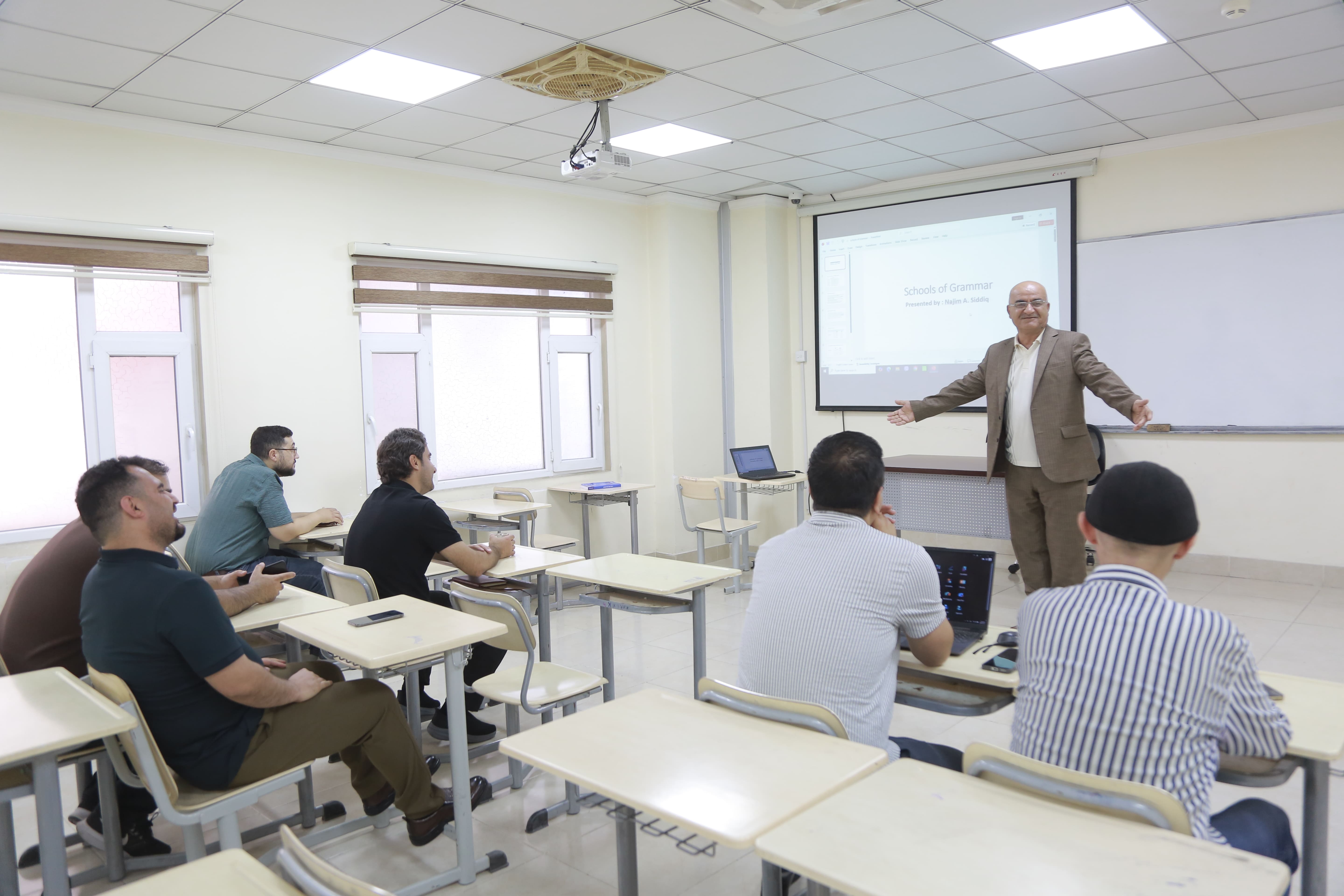 A Lecture at Nawroz University about types of Grammatical schools