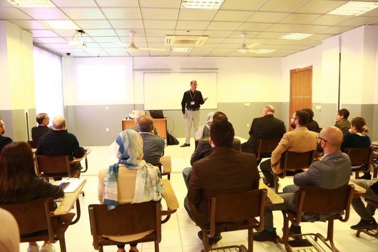 محاضرة في جامعة نوروز حول فحوى الامثال والحكم الكردية