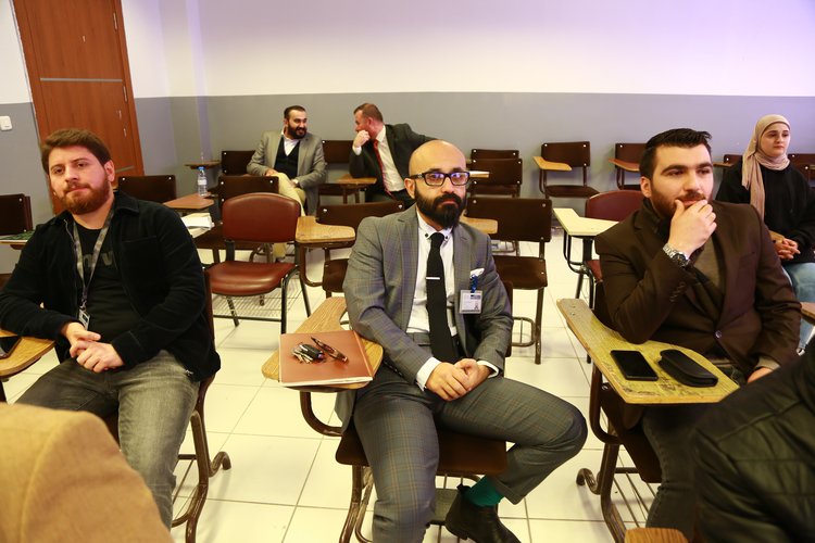 محاضرة في جامعة نوروز حول فحوى الامثال والحكم الكردية