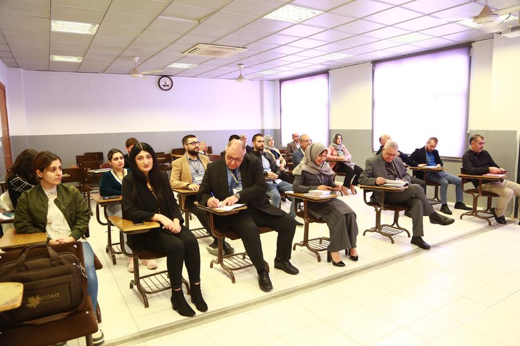 محاضرة في جامعة نوروز حول فحوى الامثال والحكم الكردية