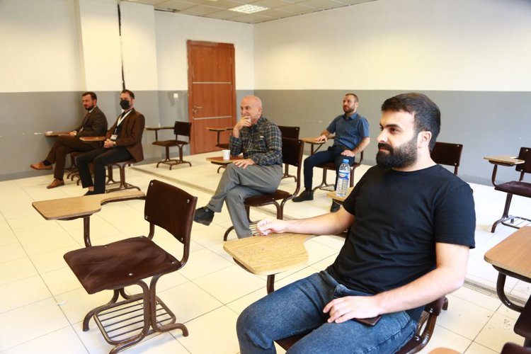 The College of Languages Discusses Classical Poem Forms