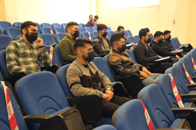 كلية العلوم في جامعة نوروز تقييم ورشة عمل حول صيانة الحاسبات