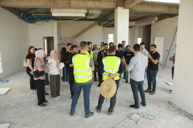 طلبة قسم الهندسة المعمارية في جامعة نوروز يزورون مشروع "ماربيلا" السكني