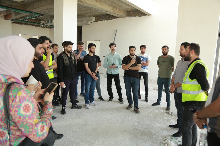 طلبة قسم الهندسة المعمارية في جامعة نوروز يزورون مشروع "ماربيلا" السكني
