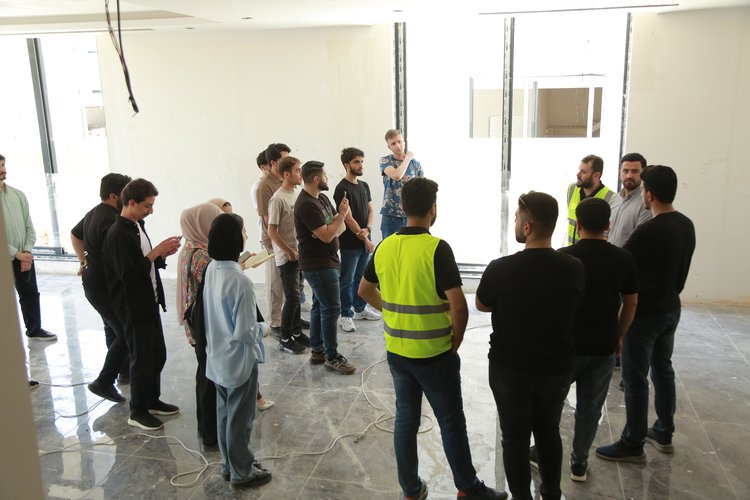 طلبة قسم الهندسة المعمارية في جامعة نوروز يزورون مشروع "ماربيلا" السكني