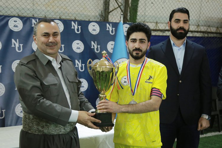 طلاب قسم الترجمة يحرزون بطولة كرة القدم