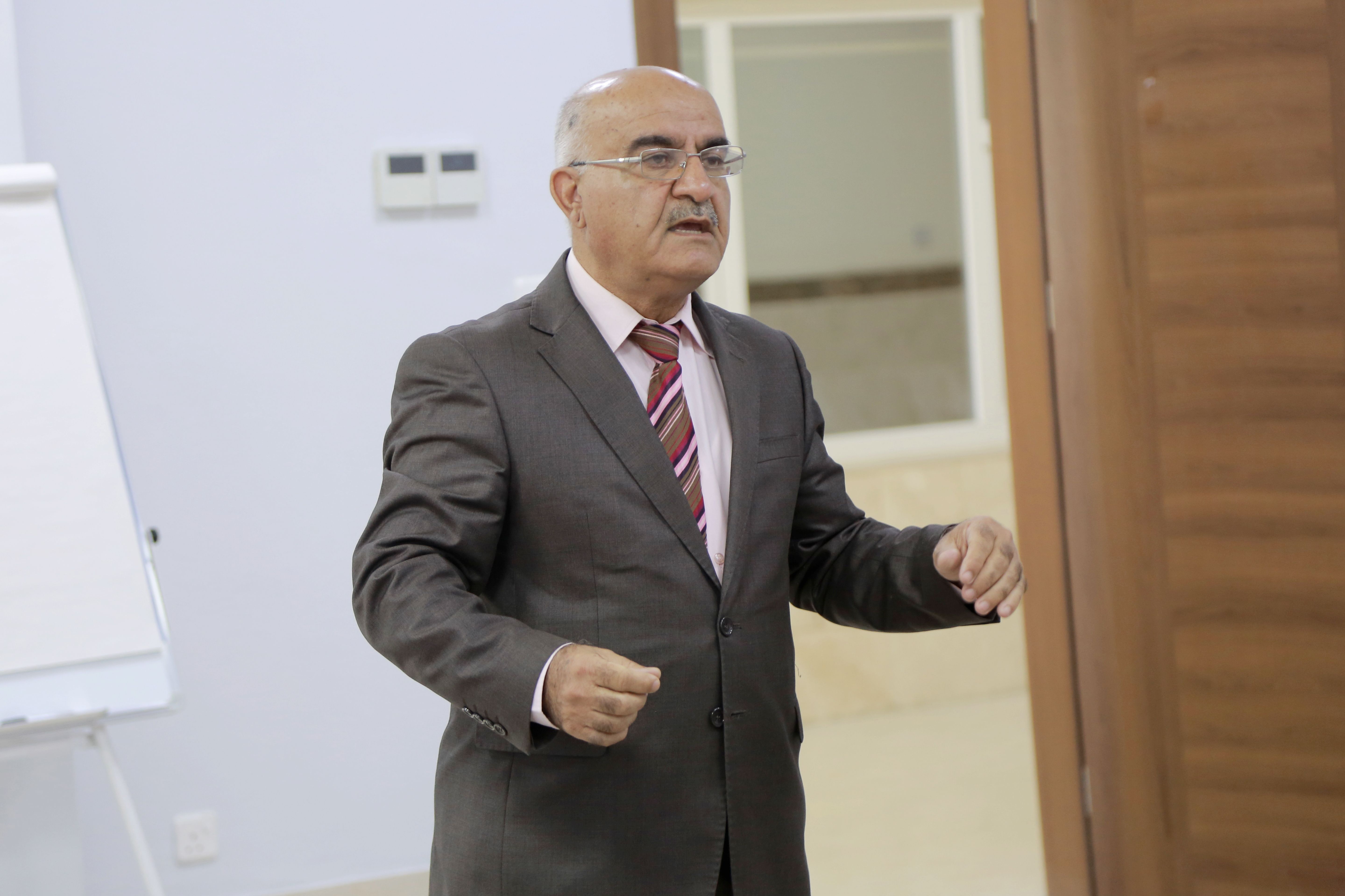 College of Languages, Nawroz University Hosts a scientific seminar on "Issues in Teaching Grammar"