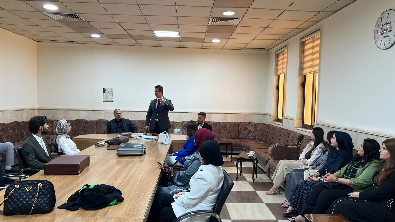 قسم القانون في جامعة نوروز ينظّم زيارة علمية لطلبة المرحلة الخامسة إلى نقابة محامي دهوك