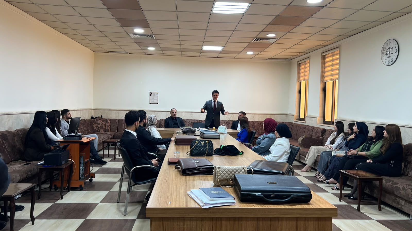قسم القانون في جامعة نوروز ينظّم زيارة علمية لطلبة المرحلة الخامسة إلى نقابة محامي دهوك