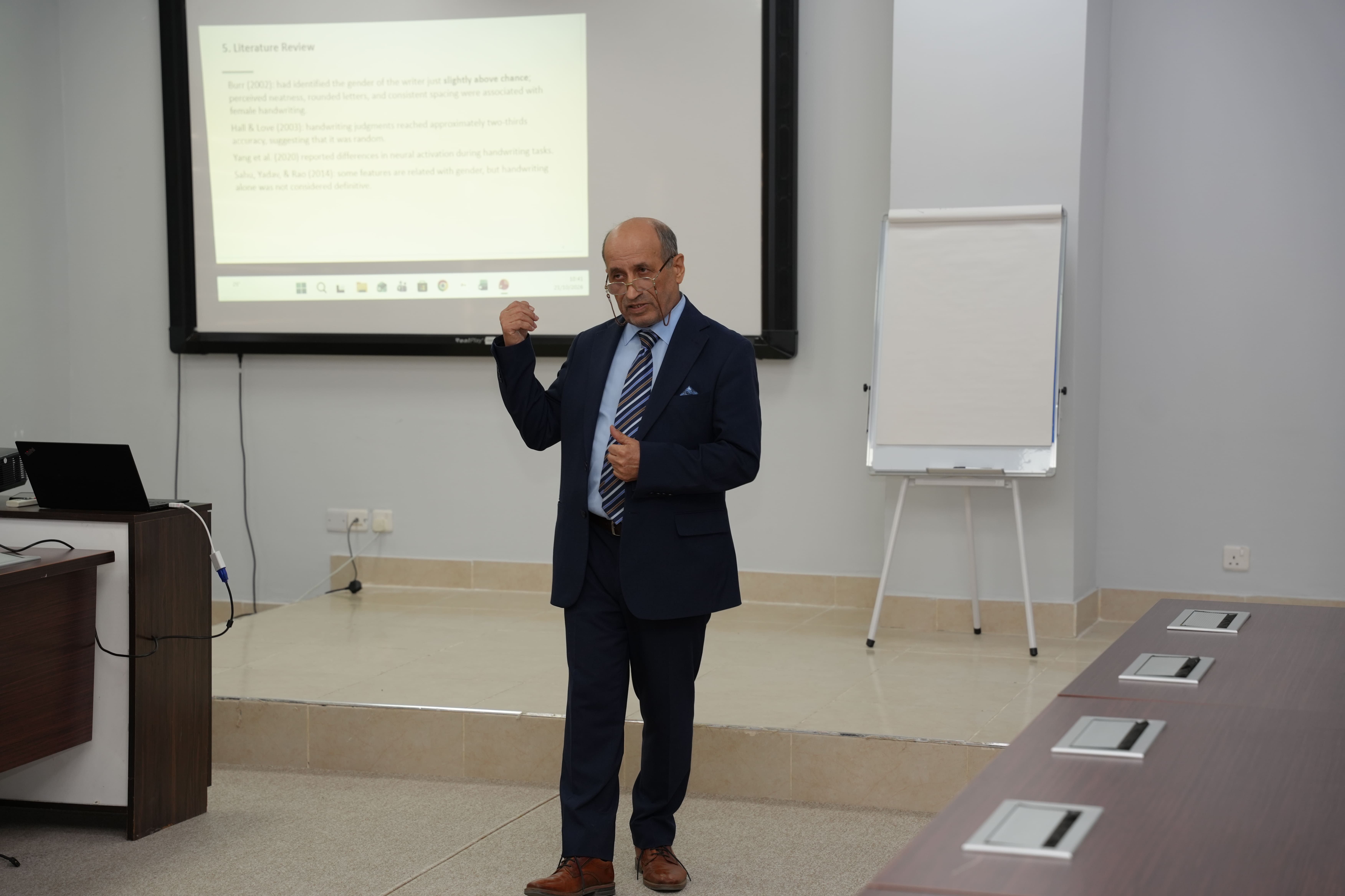 Nawroz University Hosts a Seminar on Gender Differences in English Handwriting Among Kurdish Students