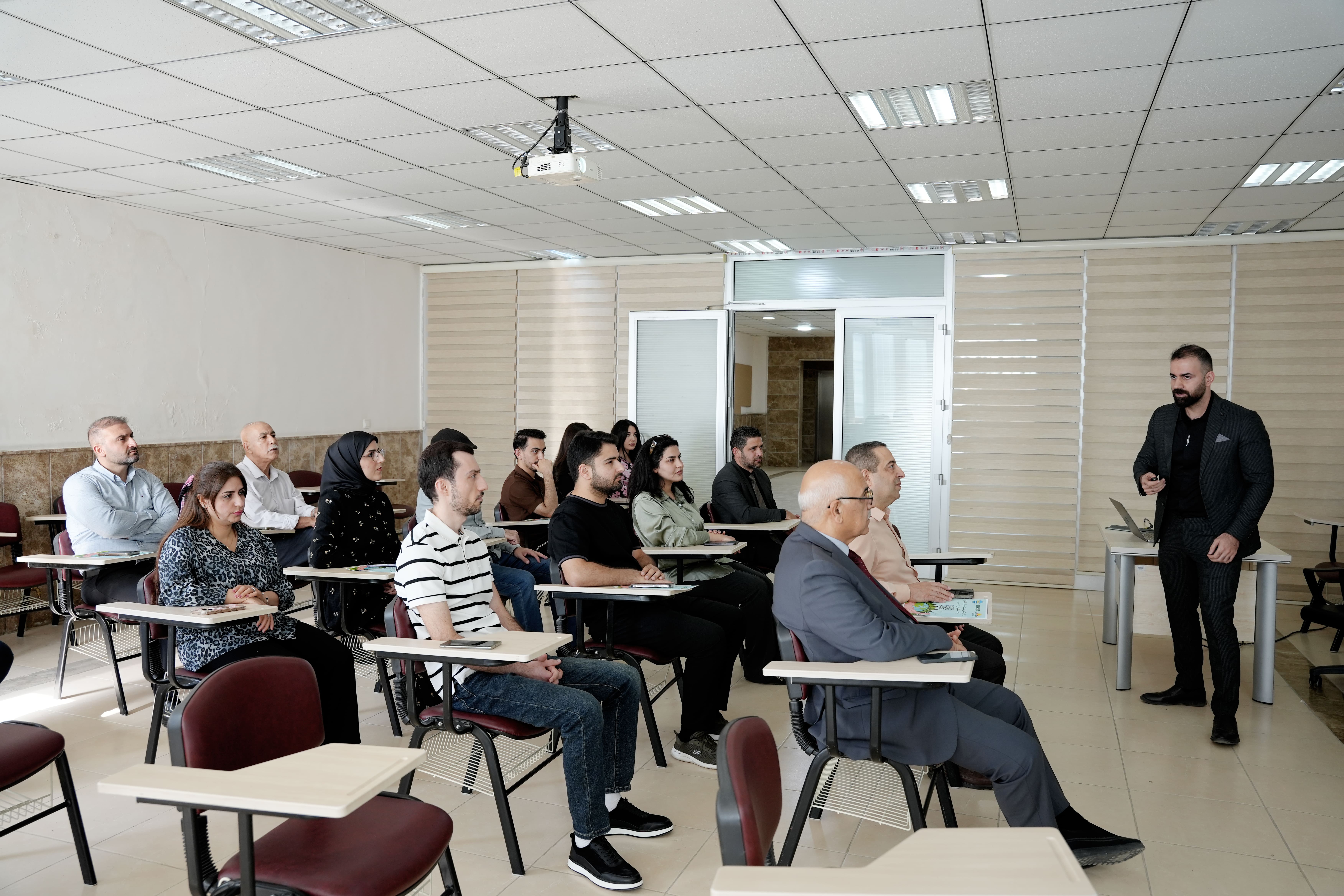 جامعة نوروز تختتم المرحلة الأولى من حملة التوعية البيئية والتشجير بالتعاون مع Ecosia