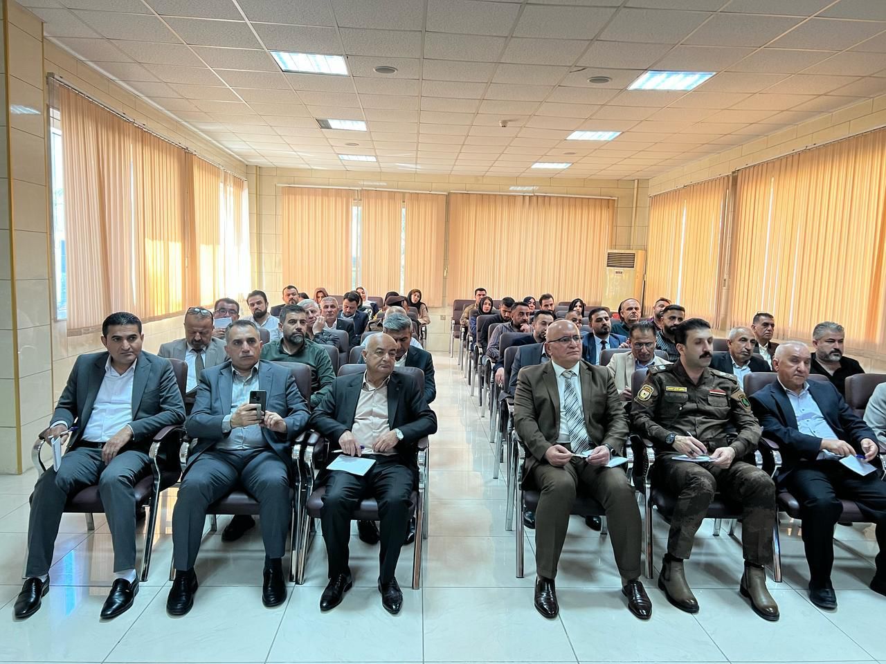 دورة حول القيادة والإدارة